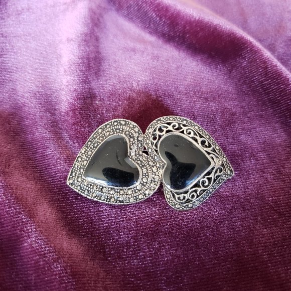 Jewelry - 2 For $20   Brooch two hearts